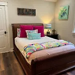 2497 Bungalo Home