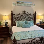 2497 Bungalo Home