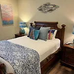 2497 Bungalo Home
