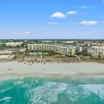 Elegant 4Bd 4Ba With Stunning Ocean Views And Direct Beach & Pool Access