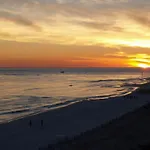 Holiday Surf And Racquet Unit 622