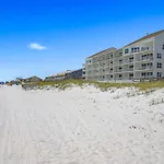 Cabana Club 401