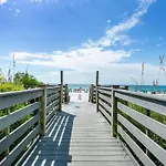 Breakers East #404