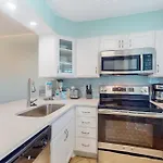 Islander 215
