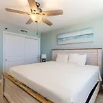 Islander 215