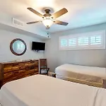 Islander 215