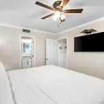 Holiday Surf And Racquet Unit 512
