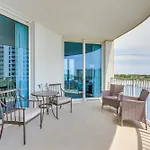 Walk To Beach Poolside Oasis In Palms Of Destin!