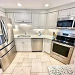 4835 Westwinds