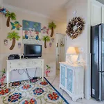 Castaway Cottage