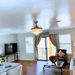Renovated House, 1 Minute Walk To Miramar Beach