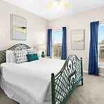 The Crescent 315