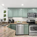 Jade East Towers 1550 By Newman-Dailey