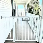 Corner Of Paradise Beach View Pool