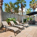 Flamingo Palms