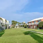 5 Min Walk To Beach, Sparkling Pool, Mins To Shops &Outlet! 13