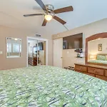 Beach House Condominiums C104 - Beachfront With Pool, Wifi, & Beach Service