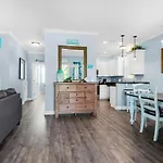 Day Dreamer- Pet Friendly