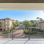 Lavish Escape 4806