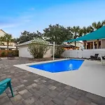 The Hideaway - 97 Barracuda St