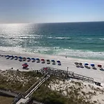 2094 - Beachfront Vacation Condo Free Beach Setup