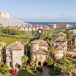 Villa St Tropez Sleeps 12 Near Beach Access