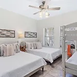 Vista Bluffs 90 ~ Casa Beachy Blanca
