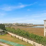 Islander 318, Updated 2 Bedroom 2 Bath, Free Beach Service