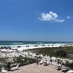 Pelican\'S Landing