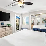 Holiday Surf And Racquet Unit 505