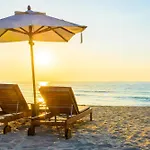 Luxury Community Pool, Hot Tub And Beach And Games