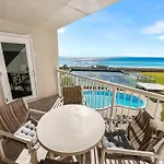Holiday Surf And Racquet Unit 414