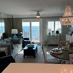 Holiday Surf And Racquet Unit 422