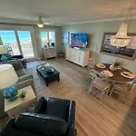 Holiday Surf And Racquet Unit 422