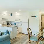 7 D, One Bedroom Condo