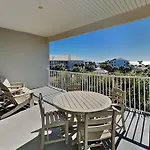Pavilion Palms 201A