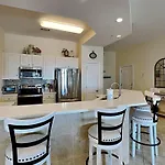 Pavilion Palms 201A