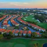 4 Bedroom House On The Golf Course With 2 Golf Carts!