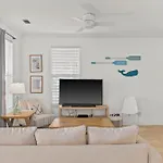 Coral By Avantstay Gorgeous Three Story Home W Two Balconies
