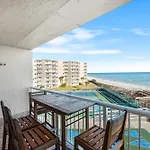Holiday Surf And Racquet Unit 403