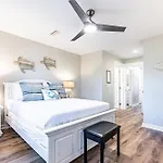 1358 Laurel Grove