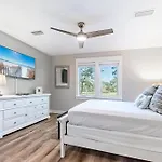 1358 Laurel Grove