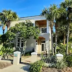Luxury 3Br Gated Home - Infinity Pool, Walk To Private Beach - Vet-Owned!