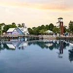 Venetian Boardwalk With Lsv And Pool