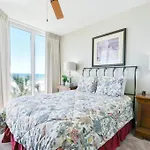 Silver Beach Towers W305