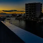 Canal Place 6 Harbor Views With Access To Boat Slip