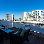Canal Place 6 Harbor Views With Access To Boat Slip