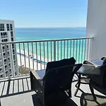 2122 Stunning Three-Bedroom Penthouse Shoreline Towers 2122
