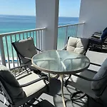 2122 Stunning Three-Bedroom Penthouse Shoreline Towers 2122
