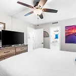 Holiday Surf And Racquet Unit 713